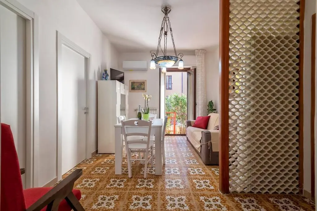 Casa Vacanze 100 Metri Dal Mare Alghero Lägenhet